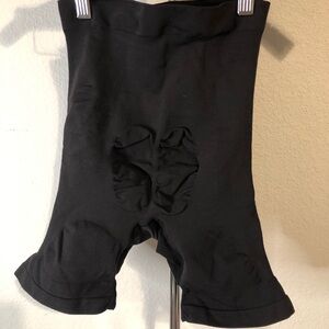 Skims Maternity Shape-wear Size L/XL Black Mid Thigh Open Gusset